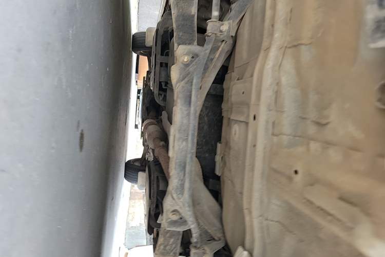 Used Dongfeng Aeolus AX7 2015 2.0L Manual Zhiyue Model Chassis Rear
