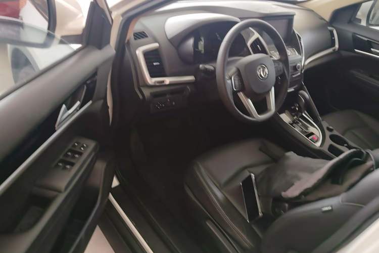 Used Dongfeng Aeolus AX7 2015 2.0L Automatic Zhiyi Trim Driver Seat