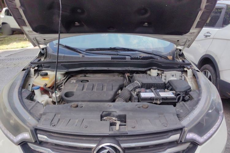 Used Dongfeng Aeolus AX7 2015 2.3L Automatic ZhiZun Version Engine Bay