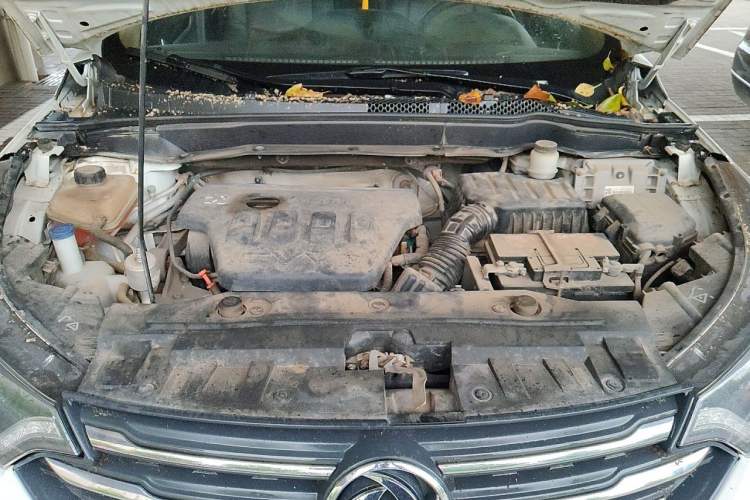 Used Dongfeng Aeolus AX7 2015 2.0L Manual Zhiyi Trim Engine Bay