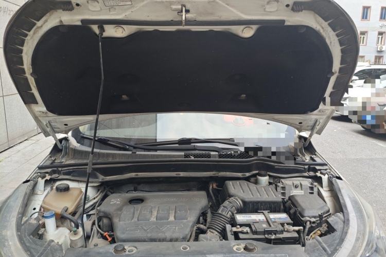 Used Dongfeng Aeolus AX7 2015 2.0L Manual Parade Edition Engine Bay