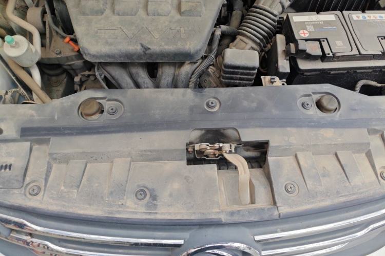 Used Dongfeng Aeolus AX7 2015 2.0L Automatic Zhiyi Trim Engine Bay