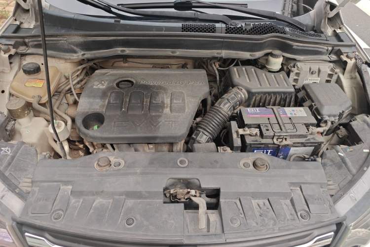 Used Dongfeng Aeolus AX7 2015 2.3L Automatic ZhiZun Version Engine Bay