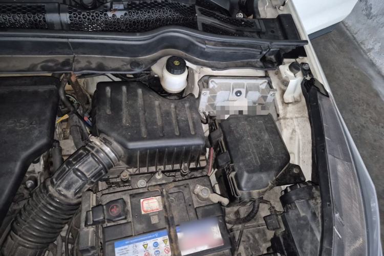 Used Dongfeng Aeolus AX7 2015 2.3L Automatic ZhiZun Version Engine Bay Left