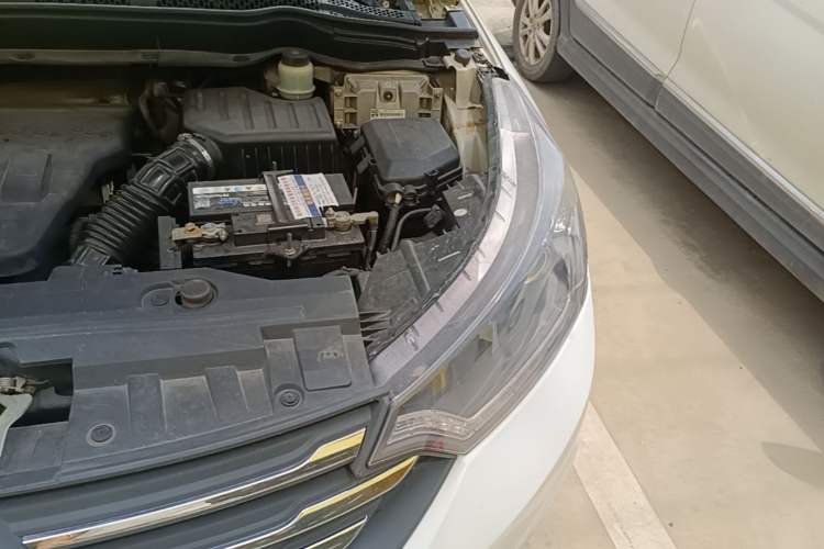 Used Dongfeng Aeolus AX7 2015 2.3L Automatic ZhiZun Version Engine Bay Left