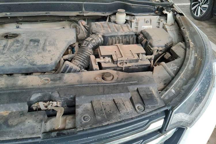 Used Dongfeng Aeolus AX7 2015 2.0L Manual Zhiyi Trim Engine Bay Left