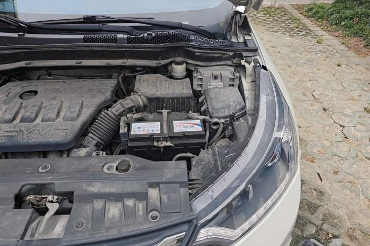 Used Dongfeng Aeolus AX7 2015 2.3L Automatic ZhiZun Version Engine Bay Left