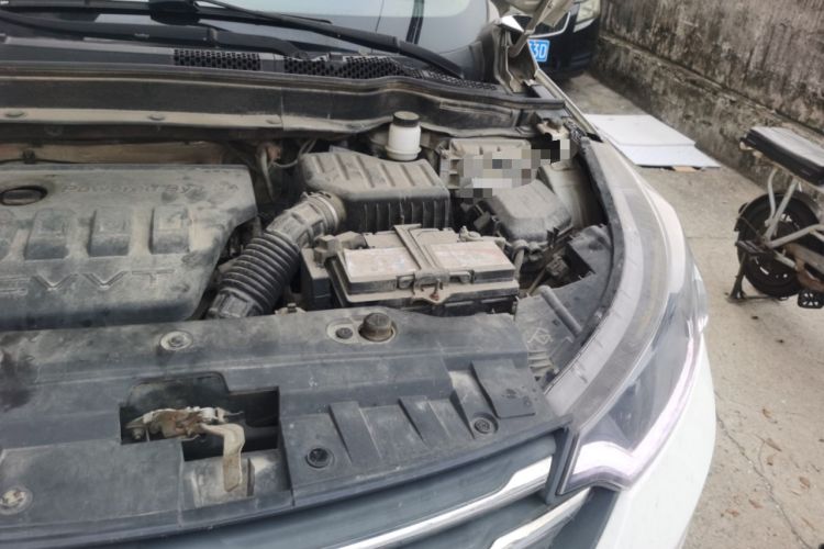 Used Dongfeng Aeolus AX7 2015 2.3L Automatic ZhiZun Version Engine Bay Left