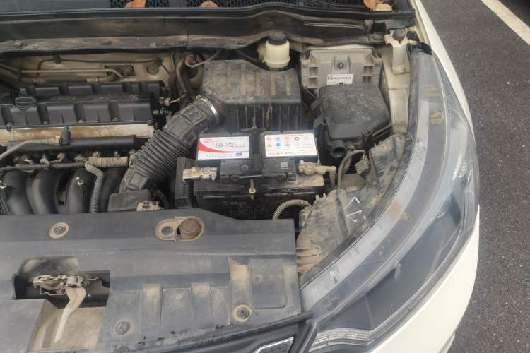 Used Dongfeng Aeolus AX7 2015 2.3L Automatic ZhiZun Version Engine Bay Left
