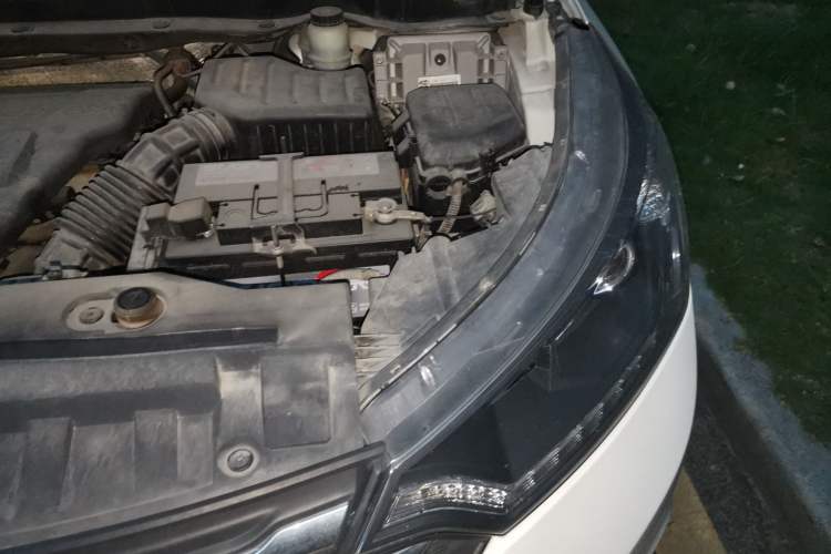 Used Dongfeng Aeolus AX7 2015 2.3L Automatic ZhiZun Version Engine Bay Left