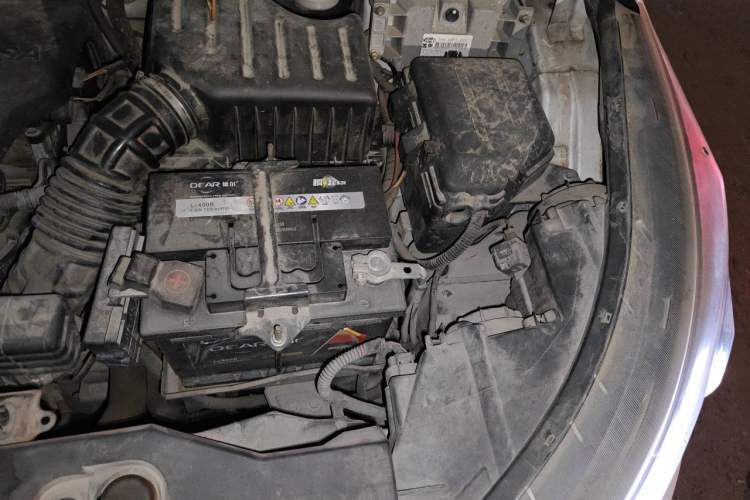 Used Dongfeng Aeolus AX7 2015 2.0L Automatic Zhiyue Version Engine Bay Left