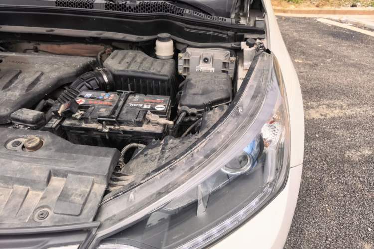 Used Dongfeng Aeolus AX7 2015 2.0L Manual Zhiyi Trim Engine Bay Left