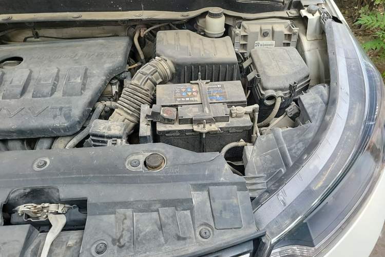 Used Dongfeng Aeolus AX7 2015 2.0L Manual Zhiyue Model Engine Bay Left