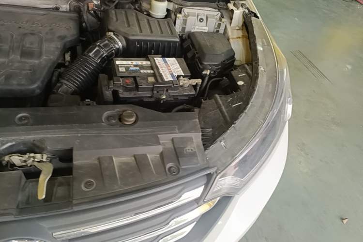 Used Dongfeng Aeolus AX7 2015 2.3L Automatic ZhiZun Version Engine Bay Left