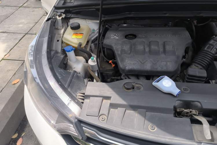Used Dongfeng Aeolus AX7 2015 2.0L Manual Zhiyi Trim Engine Bay Right