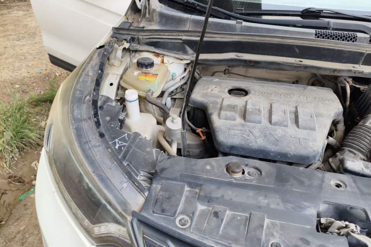Used Dongfeng Aeolus AX7 2015 2.0L Manual Zhiyi Trim Engine Bay Right