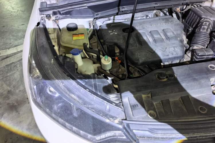 Used Dongfeng Aeolus AX7 2015 2.0L Manual Zhiyi Trim Engine Bay Right