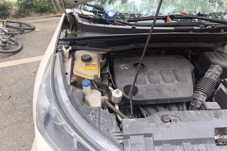 Used Dongfeng Aeolus AX7 2015 2.3L Automatic ZhiZun Version Engine Bay Right