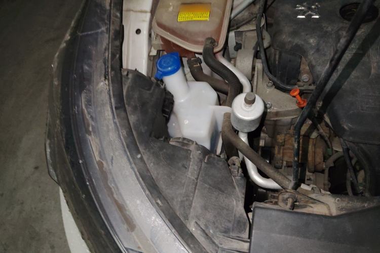 Used Dongfeng Aeolus AX7 2015 2.0L Manual Zhiyue Model Engine Bay Right