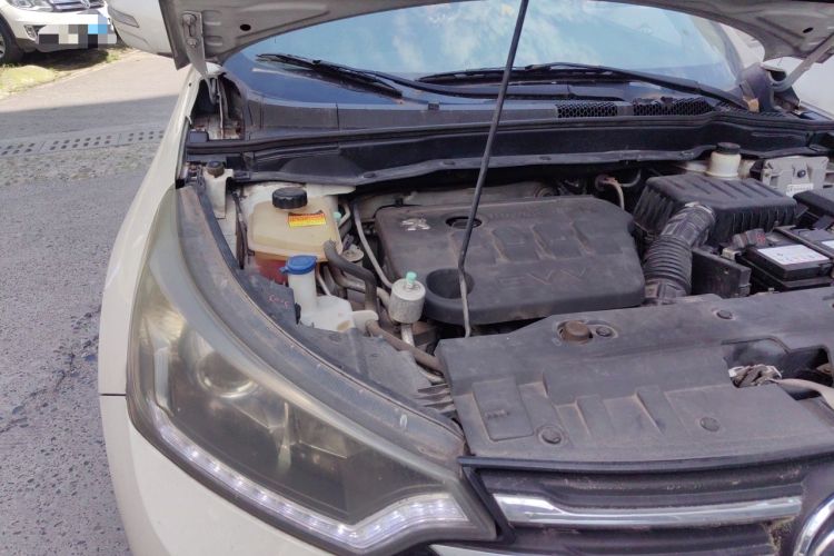 Used Dongfeng Aeolus AX7 2015 2.3L Automatic ZhiZun Version Engine Bay Right