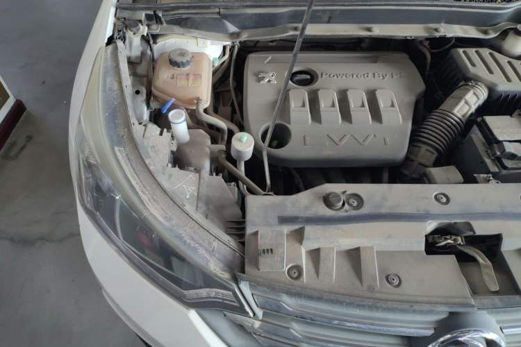 Used Dongfeng Aeolus AX7 2015 2.3L Automatic ZhiZun Version Engine Bay Right