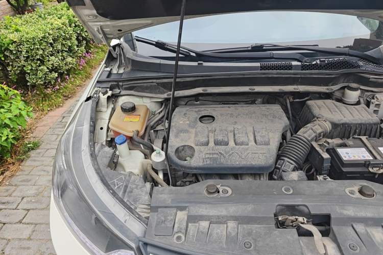Used Dongfeng Aeolus AX7 2015 2.3L Automatic ZhiZun Version Engine Bay Right