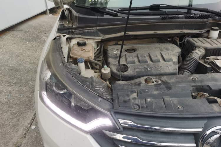 Used Dongfeng Aeolus AX7 2015 2.3L Automatic ZhiZun Version Engine Bay Right