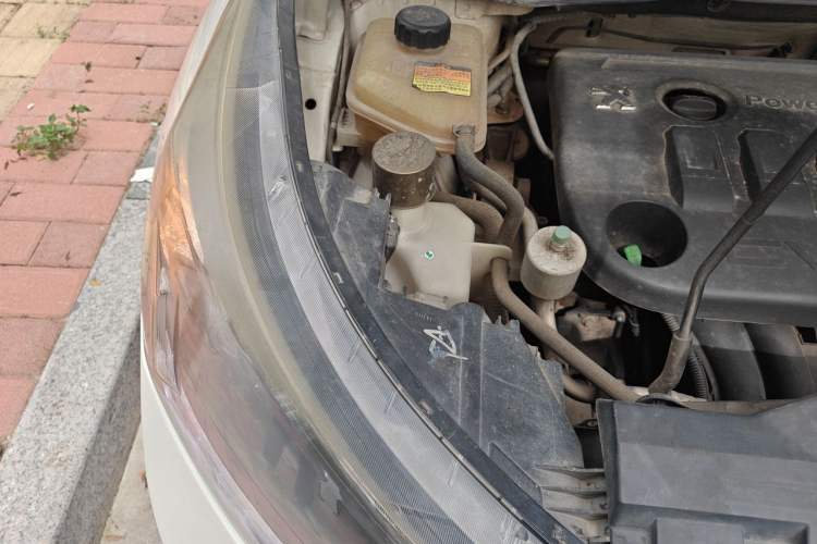 Used Dongfeng Aeolus AX7 2015 2.3L Automatic ZhiZun Version Engine Bay Right