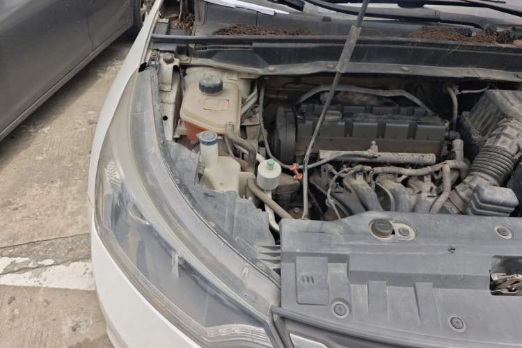 Used Dongfeng Aeolus AX7 2015 2.0L Manual Zhiyue Model Engine Bay Right