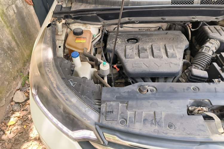 Used Dongfeng Aeolus AX7 2015 2.0L Manual Zhiyi Trim Engine Bay Right