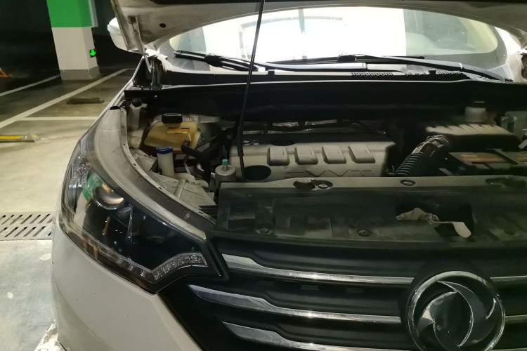 Used Dongfeng Aeolus AX7 2015 2.3L Automatic ZhiZun Version Engine Bay Right