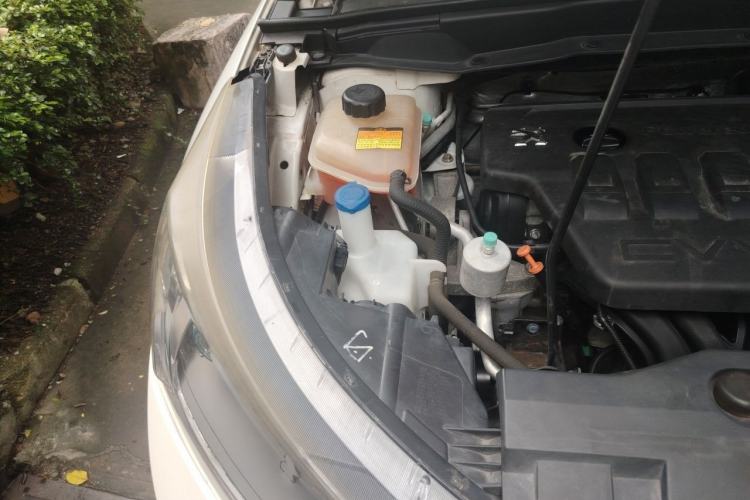 Used Dongfeng Aeolus AX7 2015 2.0L Automatic Zhiyi Trim Engine Bay Right