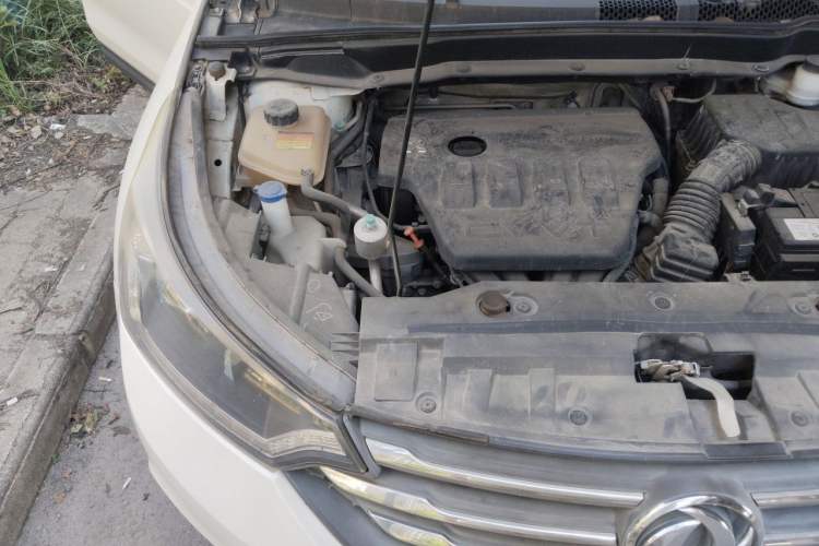 Used Dongfeng Aeolus AX7 2015 2.0L Manual Zhiyi Trim Engine Bay Right