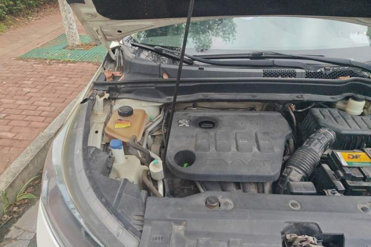 Used Dongfeng Aeolus AX7 2015 2.3L Automatic ZhiZun Version Engine Bay Right