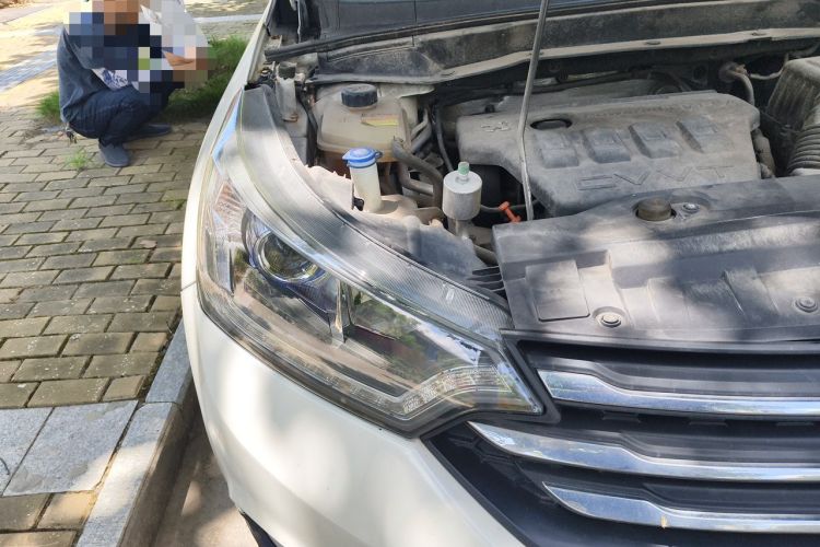 Used Dongfeng Aeolus AX7 2015 2.0L Manual Zhiyi Trim Engine Bay Right