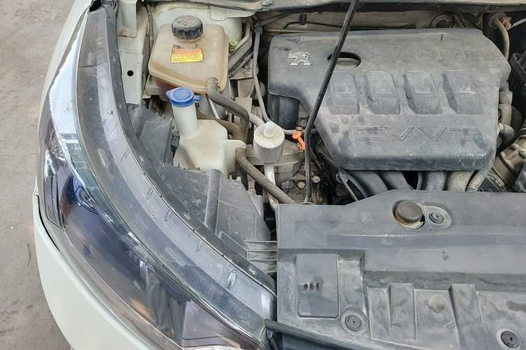 Used Dongfeng Aeolus AX7 2015 2.0L Manual Zhiyue Model Engine Bay Right