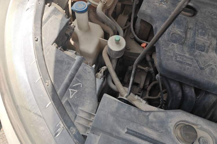 Used Dongfeng Aeolus AX7 2015 2.0L Automatic Zhiyue Version Engine Bay Right