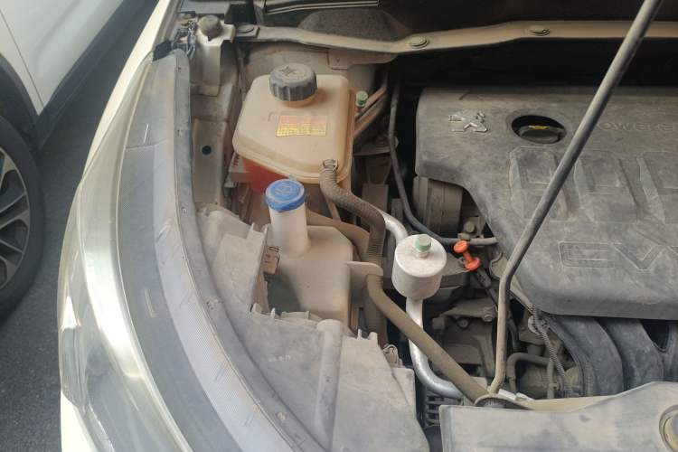 Used Dongfeng Aeolus AX7 2015 2.0L Automatic Zhiyi Trim Engine Bay Right