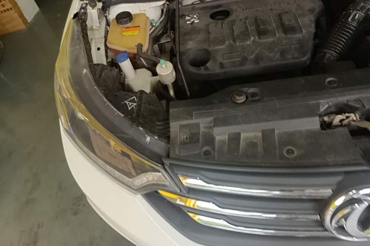 Used Dongfeng Aeolus AX7 2015 2.3L Automatic ZhiZun Version Engine Bay Right
