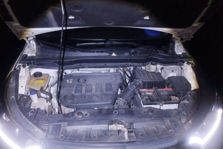 Used Dongfeng Aeolus AX7 2015 2.3L Automatic ZhiZun Version Engine Bay
