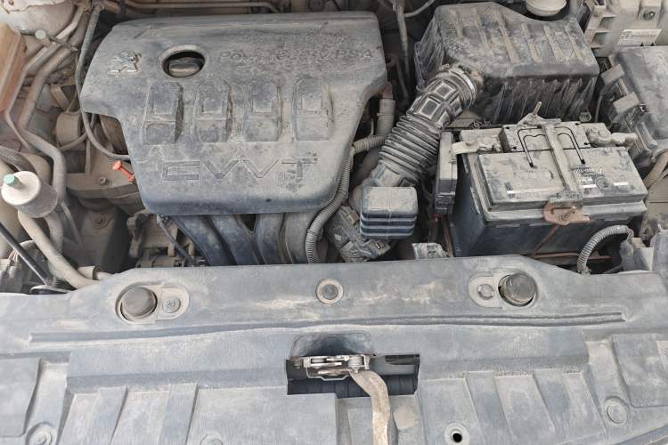 Used Dongfeng Aeolus AX7 2015 2.0L Automatic Zhiyue Version Engine Bay