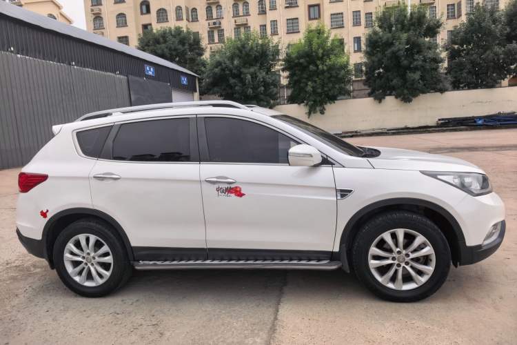 Used Dongfeng Aeolus AX7 2015 2.0L Automatic Zhiyi Trim Exterior 1