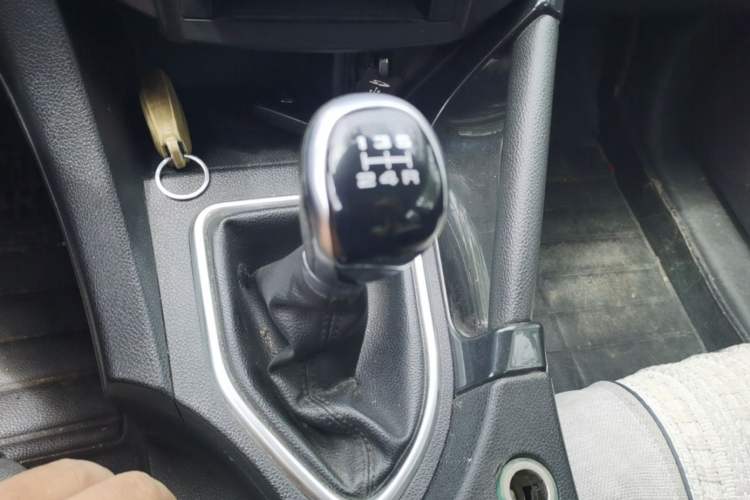 Used Dongfeng Aeolus AX7 2015 2.0L Manual Zhiyi Trim Gear Lever