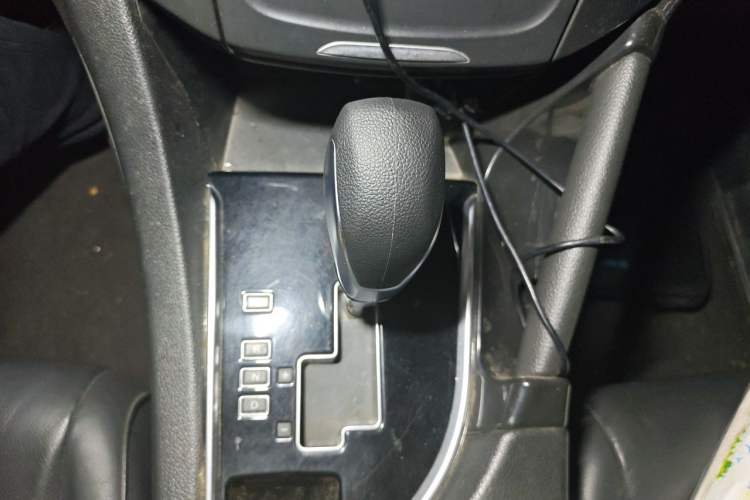 Used Dongfeng Aeolus AX7 2015 2.0L Automatic Zhiyi Trim Gear Lever