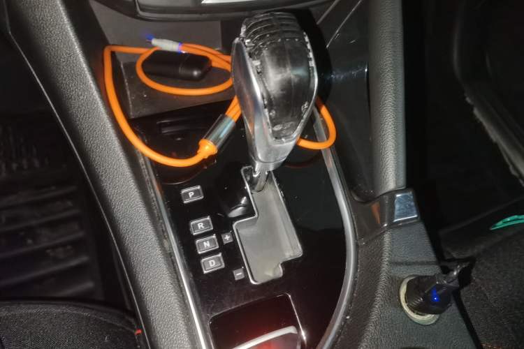 Used Dongfeng Aeolus AX7 2015 2.0L Automatic Zhiyi Trim Gear Lever