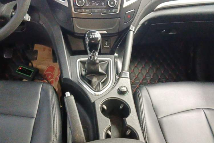 Used Dongfeng Aeolus AX7 2015 2.0L Manual Zhiyue Model Gear Lever