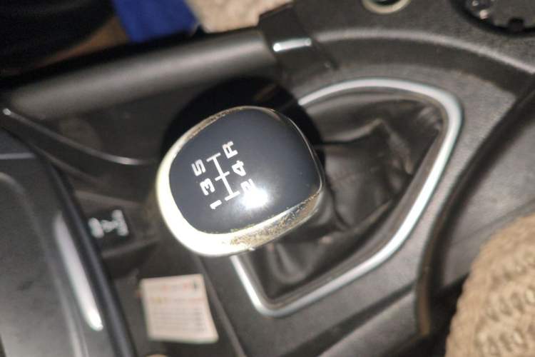 Used Dongfeng Aeolus AX7 2015 2.0L Manual Zhiyi Trim Gear Lever