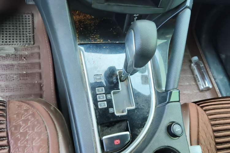 Used Dongfeng Aeolus AX7 2015 2.0L Automatic Zhiyi Trim Gear Lever