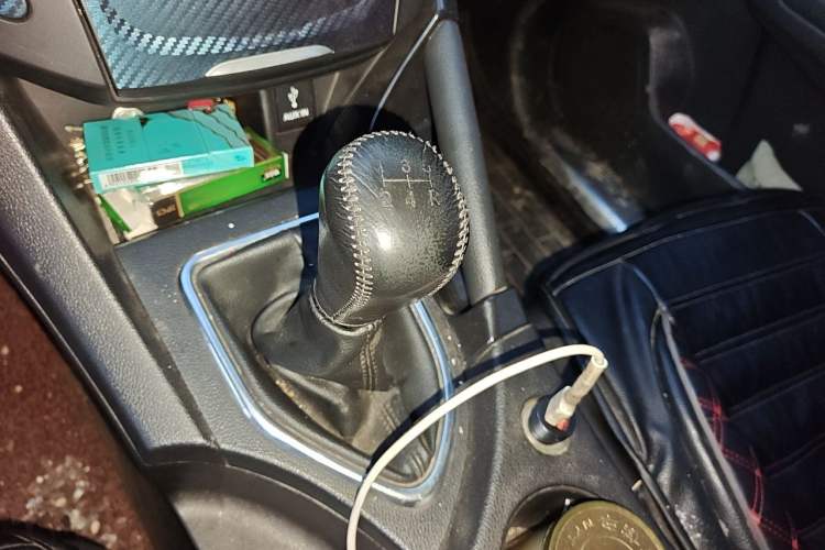Used Dongfeng Aeolus AX7 2015 2.0L Manual Zhiyue Model Gear Lever