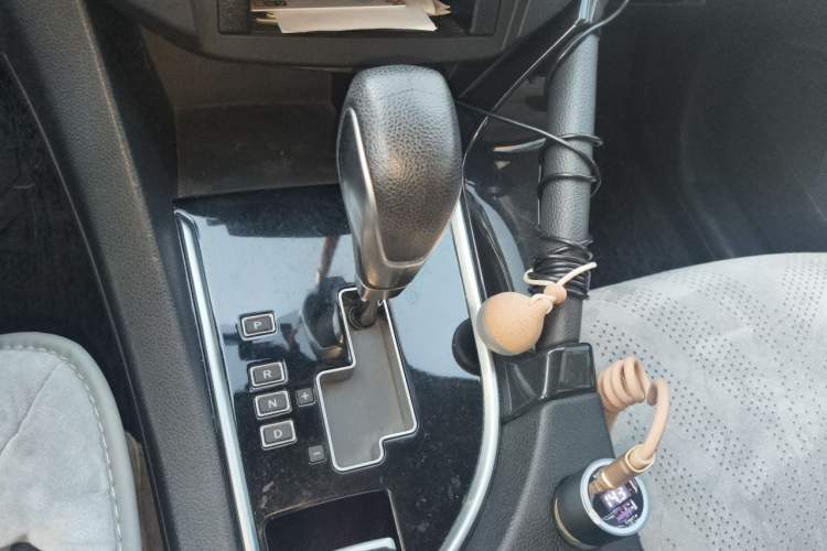 Used Dongfeng Aeolus AX7 2015 2.0L Automatic Zhiyi Trim Gear Lever